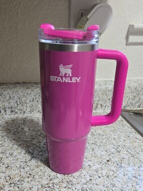 Stanley 40 oz Hot Pink Punch SHIMMER